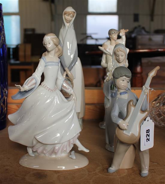 5 Lladro figures - various